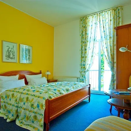 Hotel Kurparkhotel Warnemuende 4*